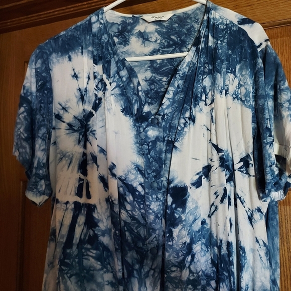 Blue and White Tie-Dye Dress - Picture 1 of 8